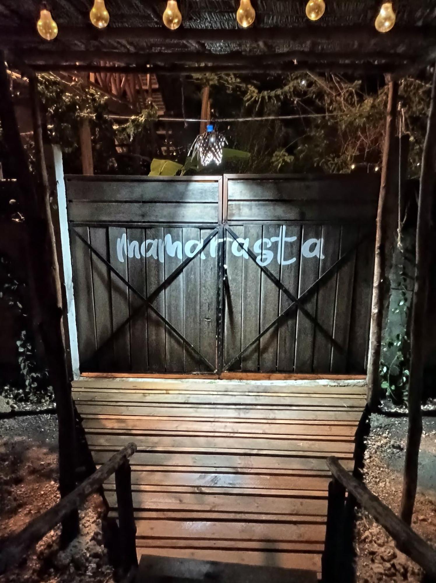 布韦朱Mamarasta住宿加早餐旅馆 外观 照片